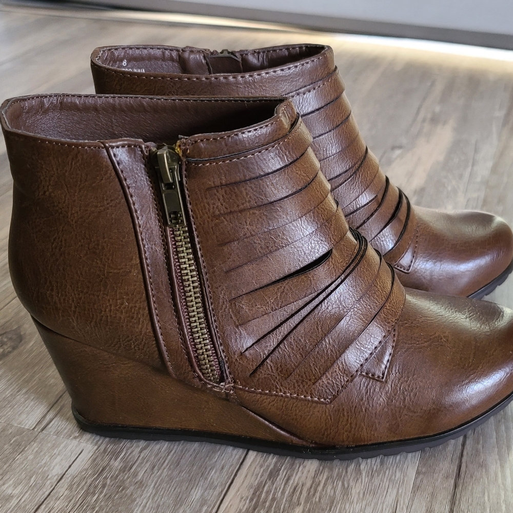 2 Lips Too Wedge Booties